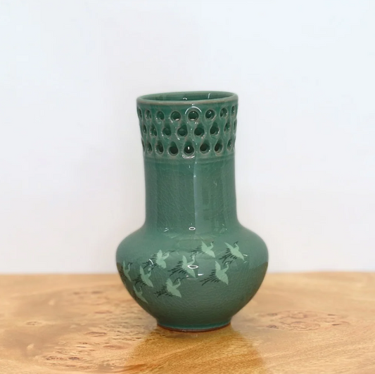 Green Vase - Lattice Border
